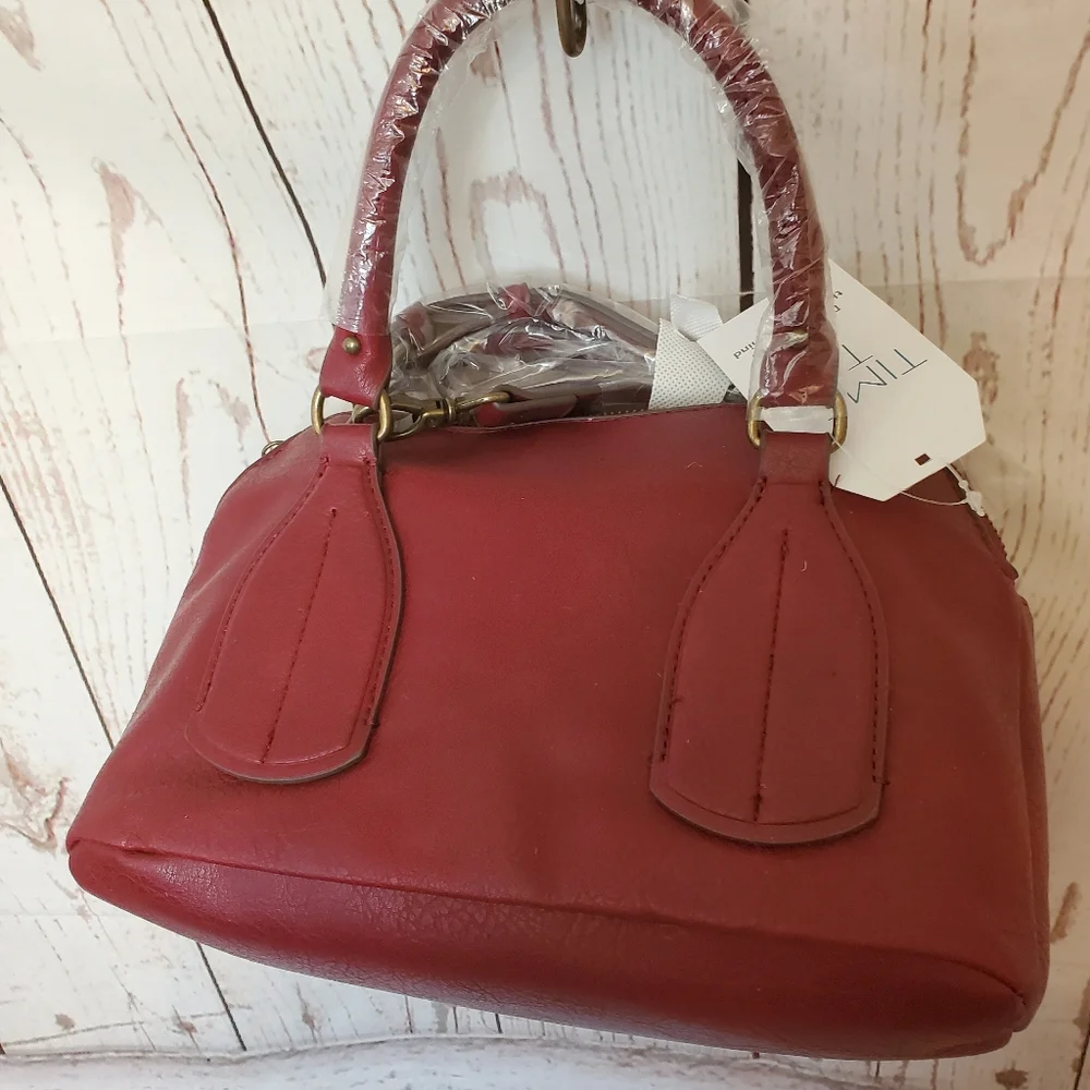 Time and Tru recycled materials vinyl Palms Satchel red
